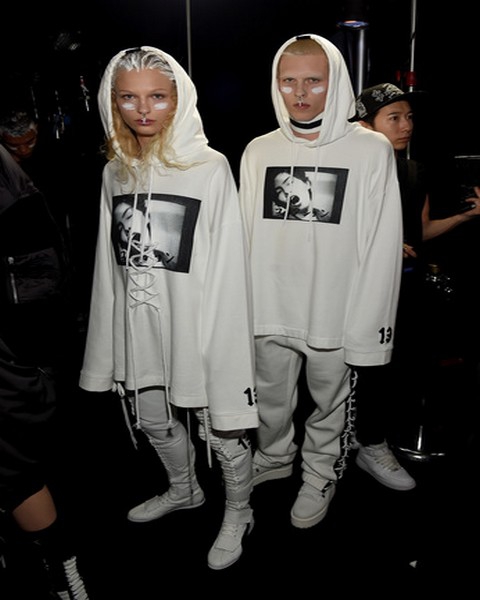 Rihanna...VAHŞİ VE SEKSİ KOLLEKSİYONU İLE NEFESLERİ KESTİ!.. galerisi resim 7