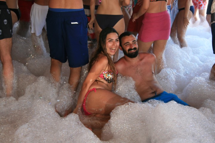 BODRUM'DA ÇILGIN PARTİLER BAŞLADI!.. galerisi resim 7