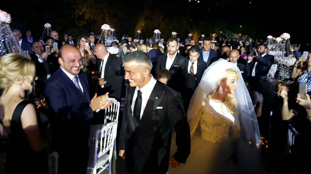 Sedat - Özge Peker... BÜYÜK AŞK GÖRKEMLİ BİR DÜĞÜNLE TAÇLANDI! galerisi resim 14