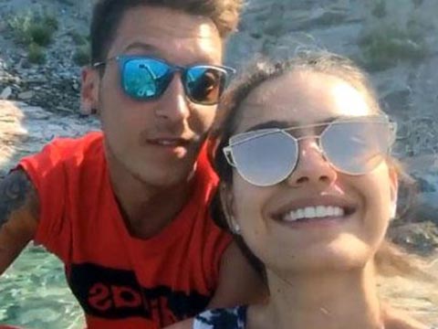 Mesut Özil - Amine Gülşe... AŞKLARINI DÜNYAYA DUYURDULAR