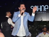 Serkan Kaya... SAHNE İZDİHAMI!